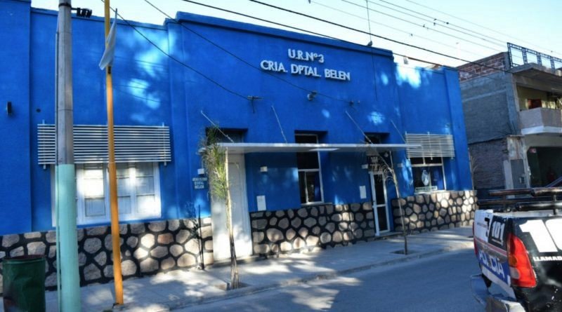 BELÉN: UN CONDUCTOR VOLCÓ SU CAMIONETA EN EL BARRIO SAN ANTONIO