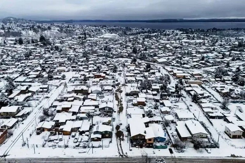 Declarararon la emergencia climática en Bariloche por un fuerte temporal de nieve