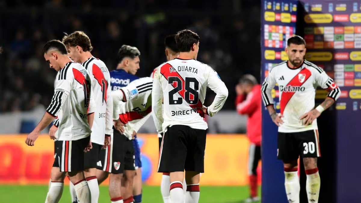 Gimnasia se aprovechó de un River a la deriva que no juega a nada y que tampoco sabe a qué quiere jugar