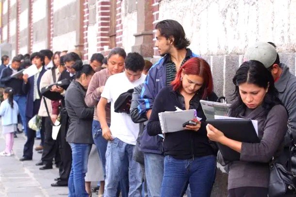 Se desploma el empleo: en la era Milei se perdieron 235 mil puestos privados y el salario mínimo perdió un 40%