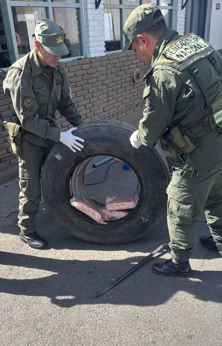 Golpe al narcotráfico en Catamarca: más de 78 kilos de droga escondidos en ruedas