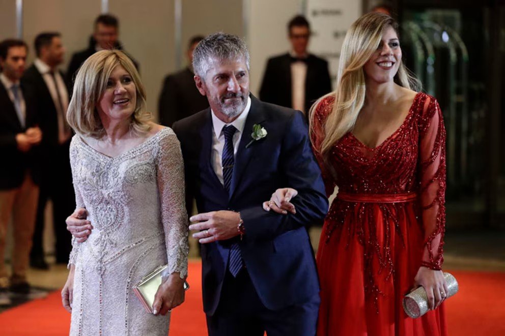 La historia de Jorge Messi, el artífice silencioso que acompañó a su hijo para que cumpla sus sueños hasta llegar a la cumbre del fútbol mundial