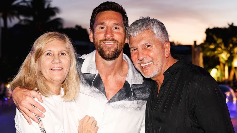 La historia de Jorge Messi, el artífice silencioso que acompañó a su hijo para que cumpla sus sueños hasta llegar a la cumbre del fútbol mundial