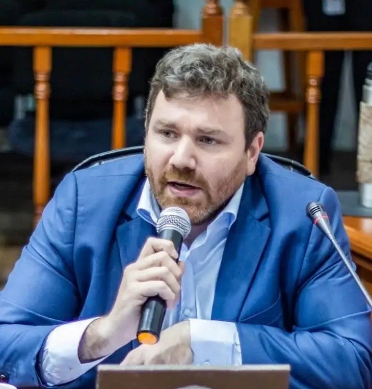 Según Dusso, las PASO son “una herramienta para dirimir las cuestiones internas”