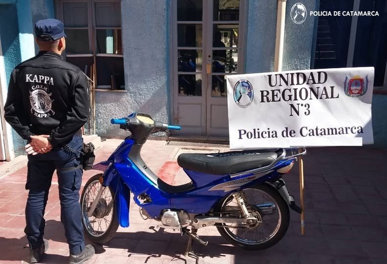 Personal policial incautó una motocicleta abandonada en Belén