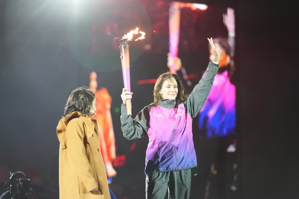 El emotivo cierre de la apertura de los Juegos Suramericanos Santa Fe 2026: la leyenda de Las Leonas Luciana Aymar encendió el pebetero