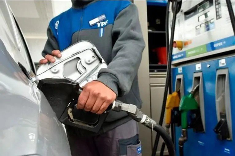 YPF ajustará los precios de los combustibles desde este sábado