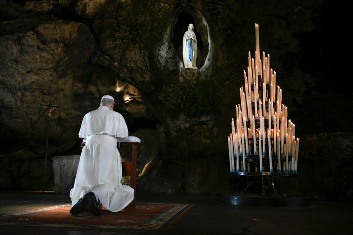 En su visita a Francia, el papa León XIV dio un contundente mensaje contra la eutanasia