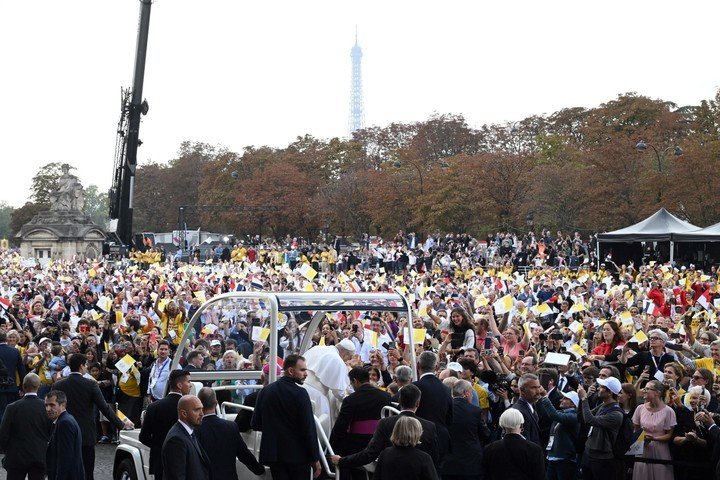 En su visita a Francia, el papa León XIV dio un contundente mensaje contra la eutanasia