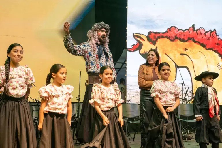 El Ponchito comenzó con música, danza y la emoción de los más chicos
