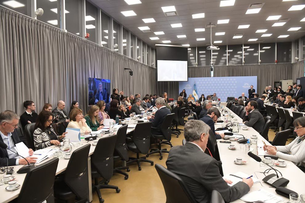 Presupuesto: comenzó el debate y ya se prevé el llamado a sesiones extraordinarias para aprobarlo