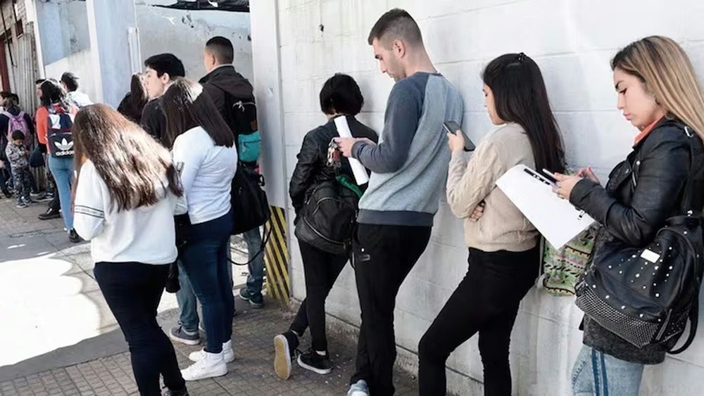 Más de 145.000 trabajadores despedidos en el año. Las altas del seguro de desempleo alcanzaron casi el 30% en 2026