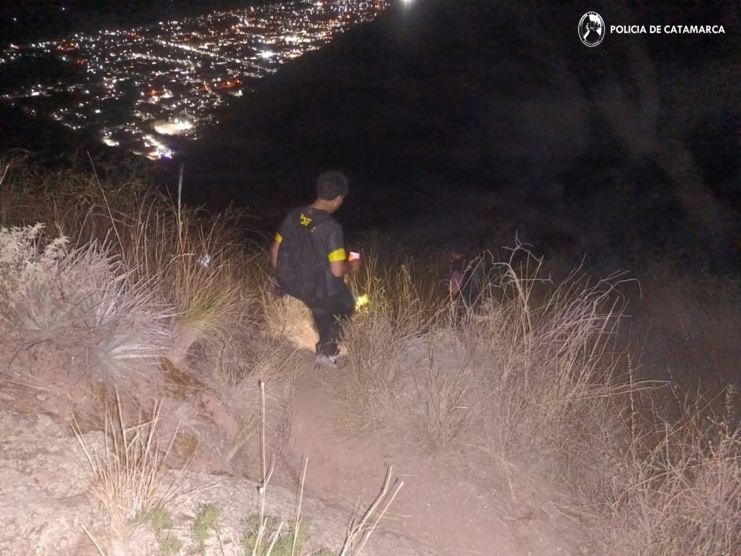 Belén: Operativo exítoso para rescatar a un adolescente extraviado en la zona de "casa de piedra"